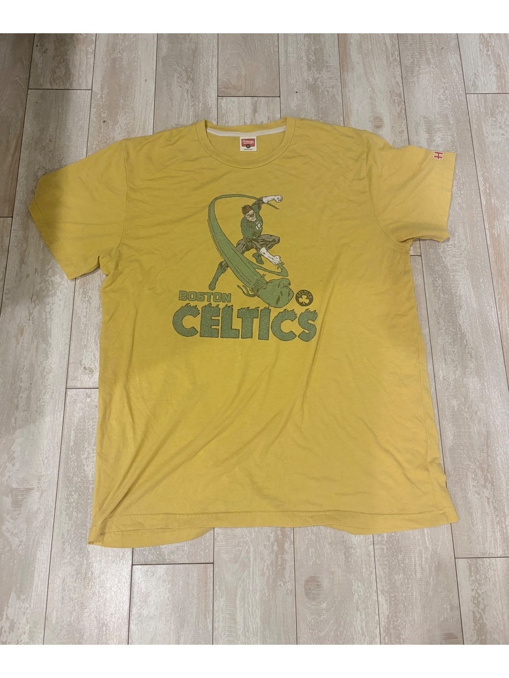 Homage Boston Celtics Graphic T-Shirt Men’s XL Mustard Yellow NBA Retro Tee